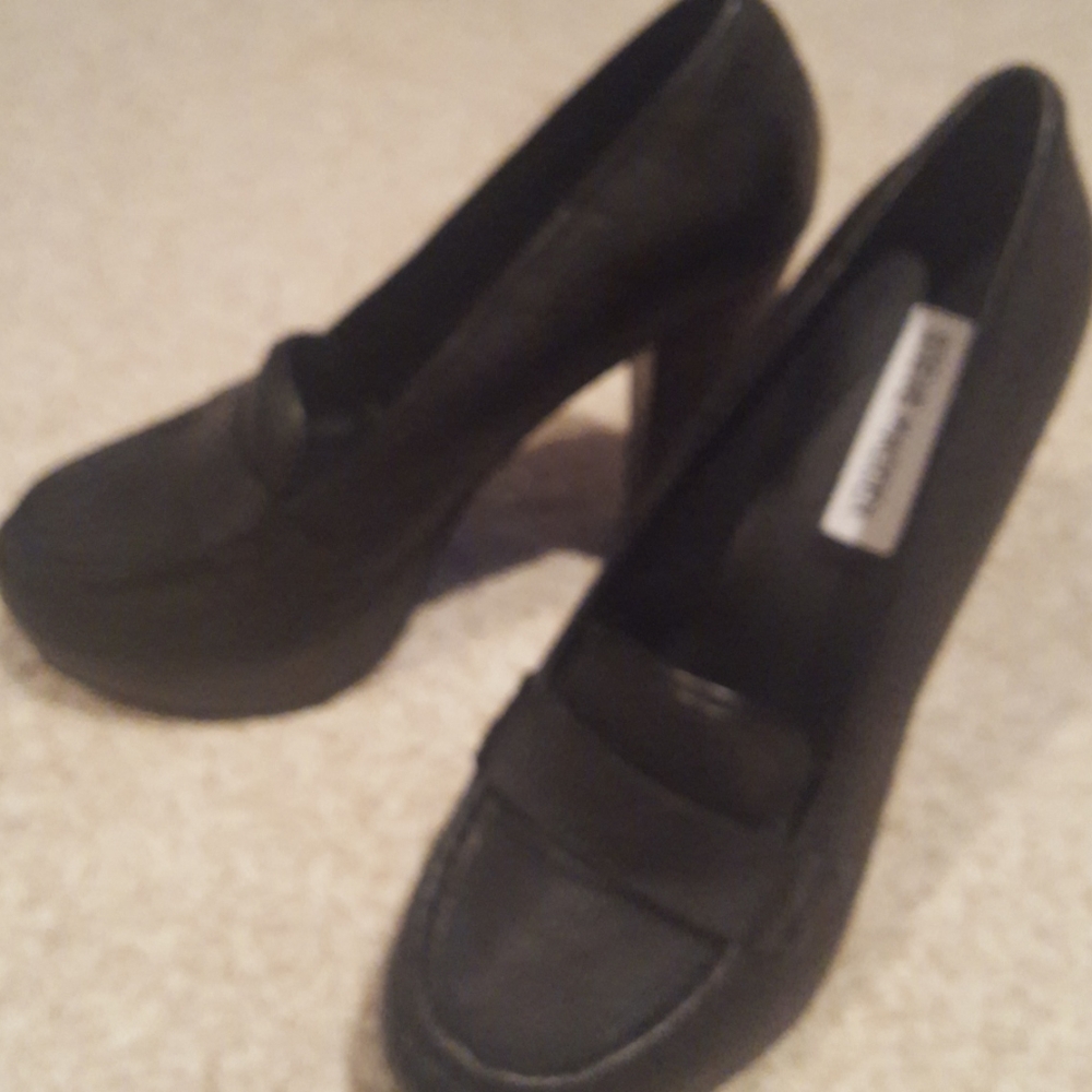 NWOT Black high heeled penny loader